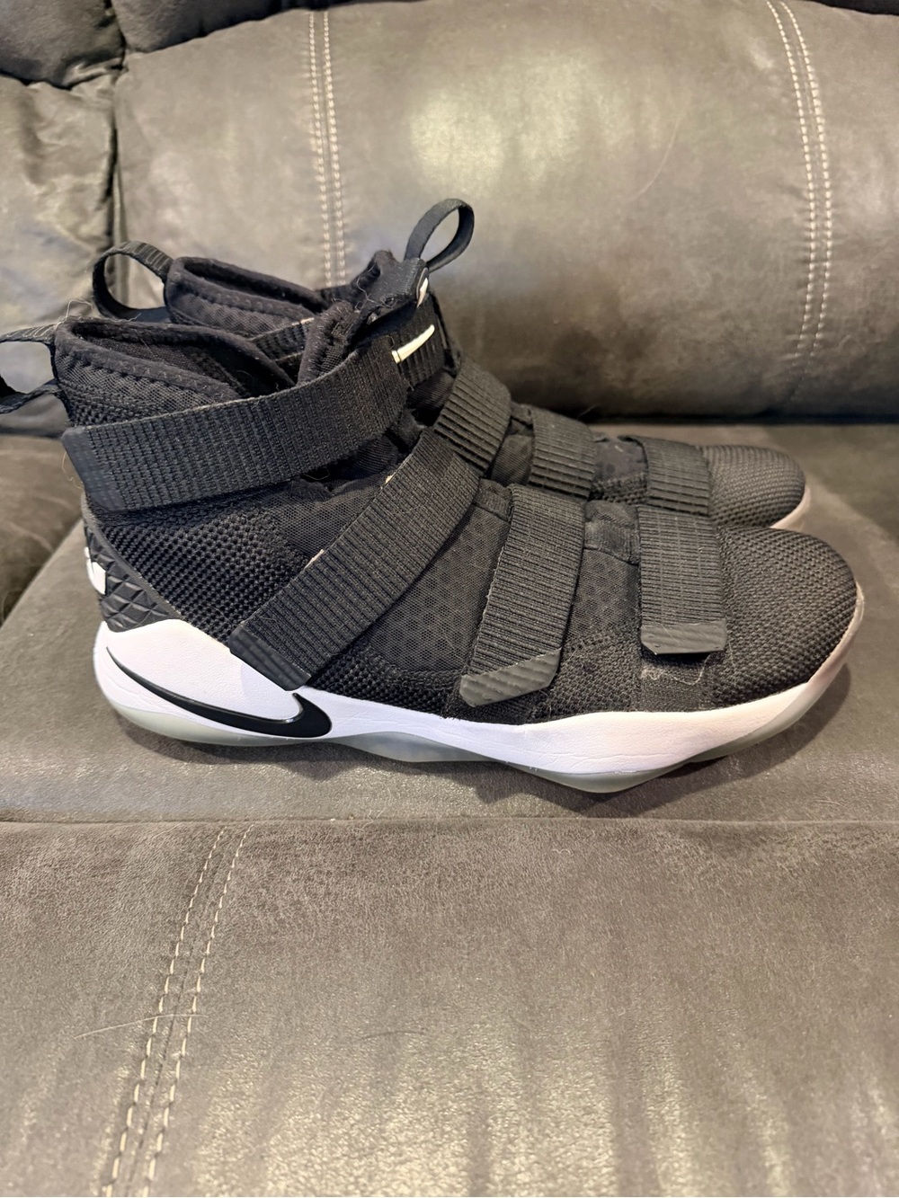 Nike LeBron Soldier 11 Black High Top Strap Basketball Shoes - 9 NEED INSOLES